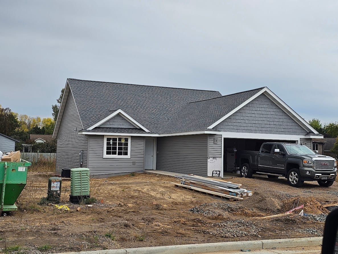 Vinyl Siding and Aluminum Soffit and Facia